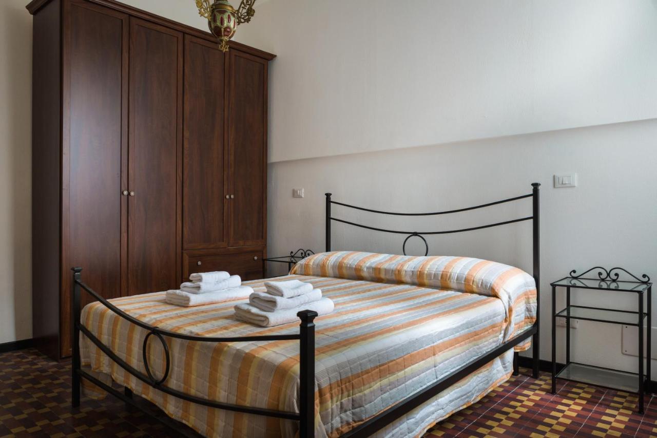 Parco Ducale Elegant Con Balcone Apartamento